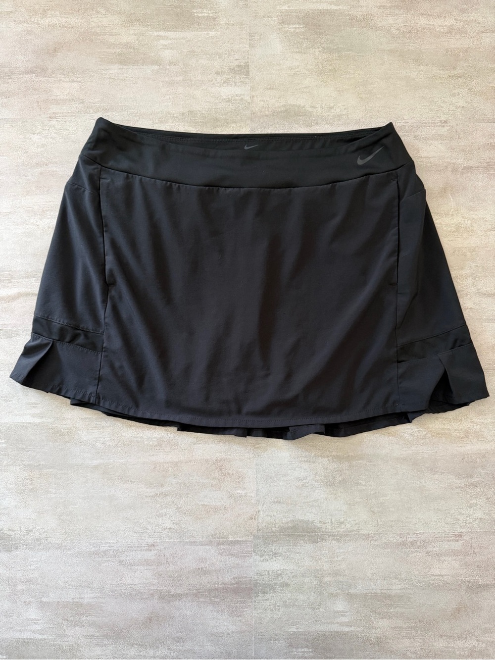 Nike | Dri Core 15” Ladies Golf Skort Black - Size Large - Picture 2 of 6